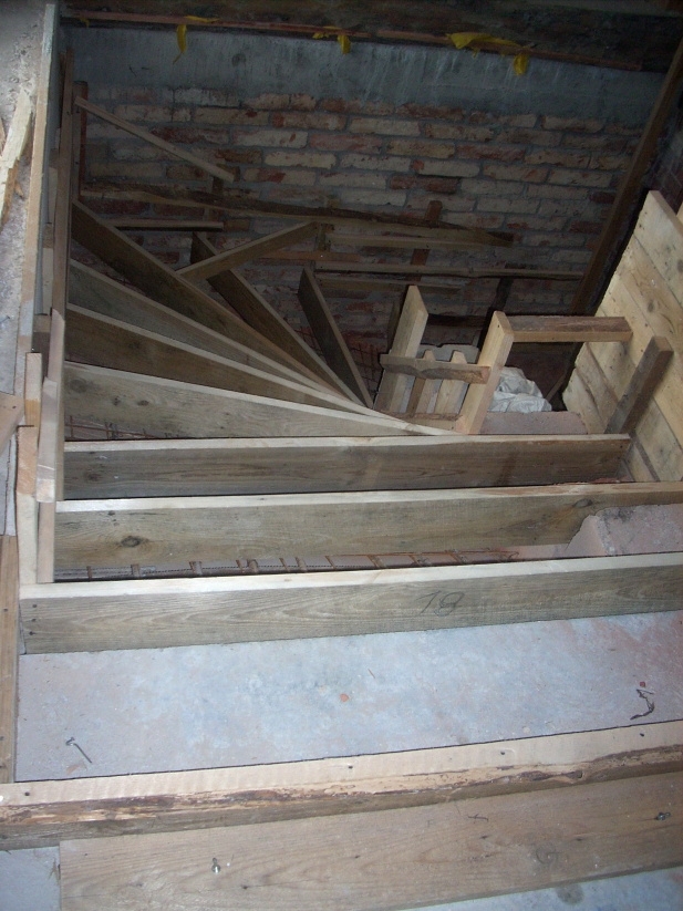 Dubeč - šalování schodiště (6)
