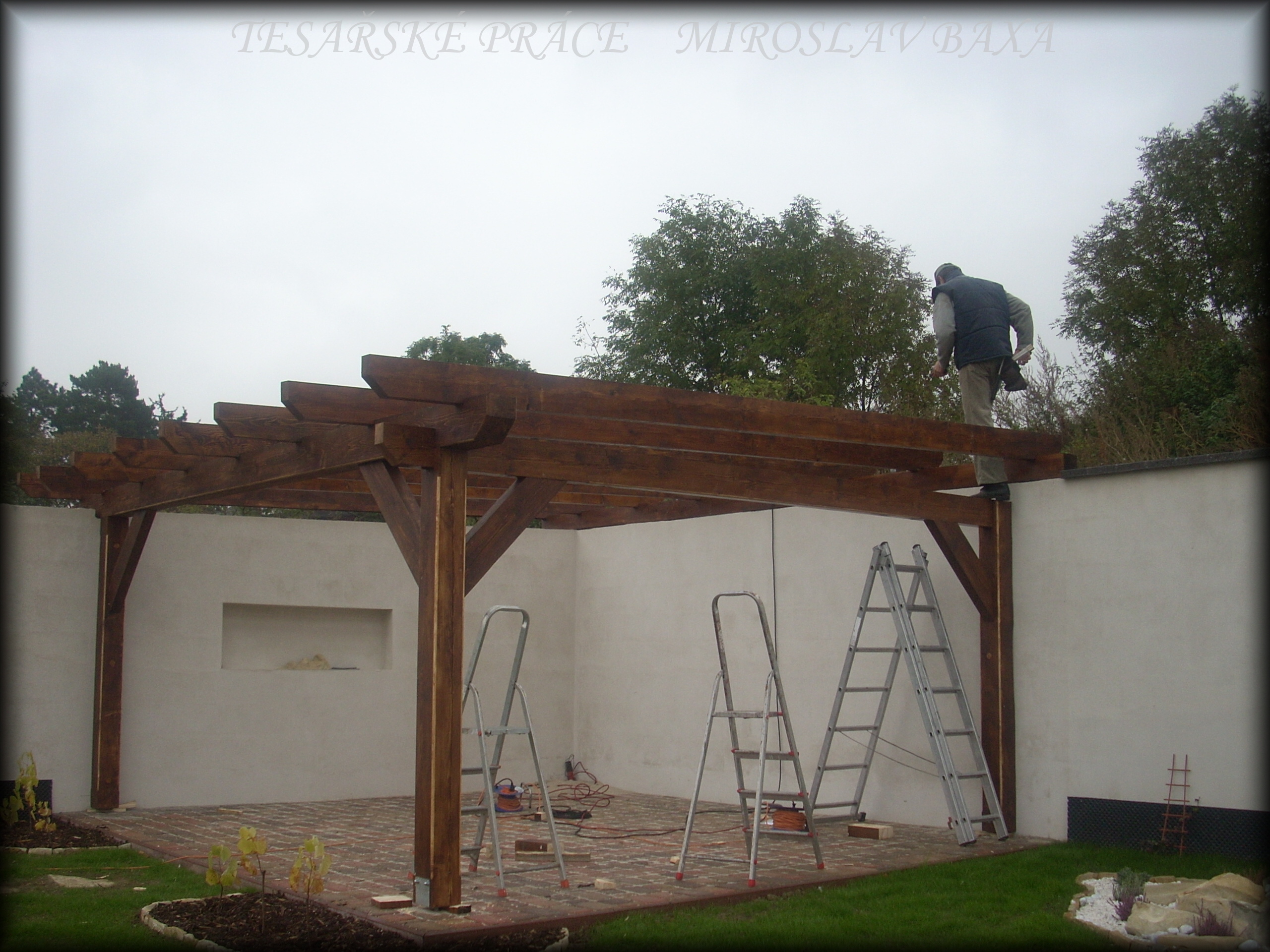 Všechromy - pergola.jpg